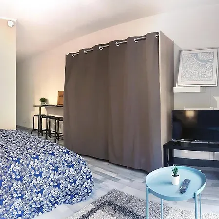 Studio Grey - Grand Studio Апартаменты